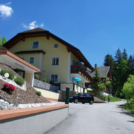 Haus Mary Apartment Russbach am Pass Gschuett Luaran gambar